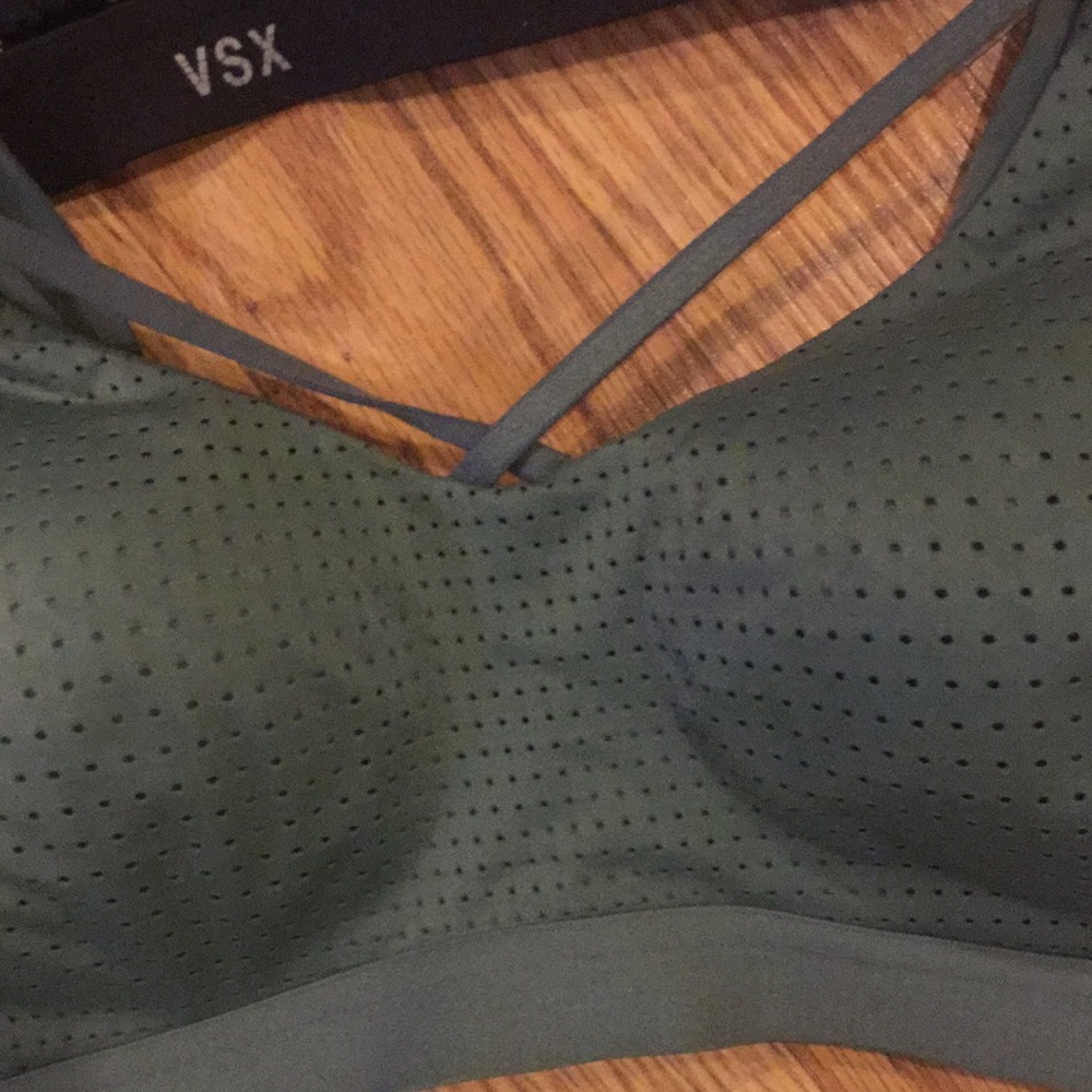 2 VS Sports bras - Picture 2 of 7